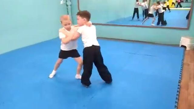 Мой мальчик занимается! смотреть онлайн