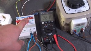 Умный Wi-Fi DIN автомат TOMZN с защитой от перенапряжения и дисплеем