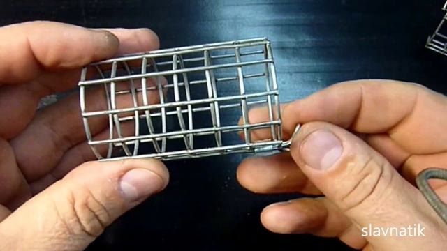 Изготовление фидерной кормушки из сетки.feeder fishing. смотреть онлайн