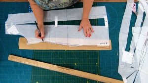 Шикарное Новогоднее платье трапеция с оригинальной горловиной. Создаем Новогодний образ.mp4