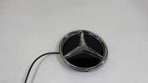 Эмблема звезда на решетку радиатора Mercedes с подсветкой 3D (красный цвет)