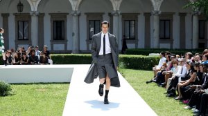 Мода от народа: Черные носки стали новым трендом | пародия «Чёрные Глаза»