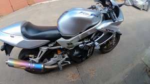 КАК УСТАНОВИТЬ дуги ARMOR BIKE на МОТОЦИКЛ за 30 МИНУТ.  HONDA VTR 1000.