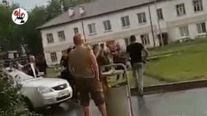 Русские против цыган. Цыгане попрятались и вызвали полицию