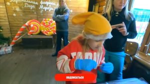 Настя и Никита с друзьями делают карамельки