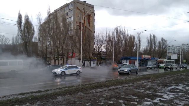 Горит машина . г. Волгодонск смотреть онлайн