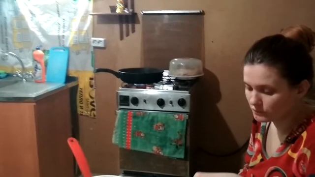 Повседневные Приключения#34.Дети снимают селфи/Мама печёт блины. смотреть онлайн