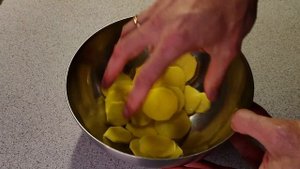 Чипсы в микроволновке за 3-5 минут. Домашние чипсы