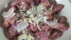 Тушеные куриные шейки