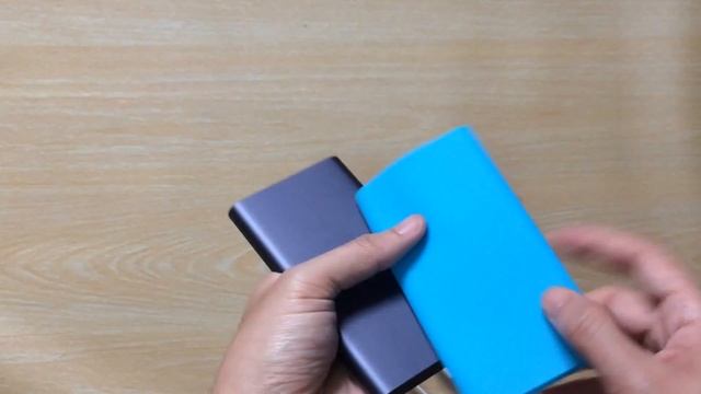 Unboxing 2017 Xiaomi Mi 10000mAh Gen2 Ultra Slim Design PowerBank for Mobile Phones Tablets Mi Band
