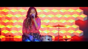 Жанайым Ашимова - Вижу свет (OST' Рапунцель)