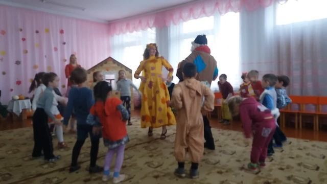 Весельчак для Осени и Пугало смотреть онлайн