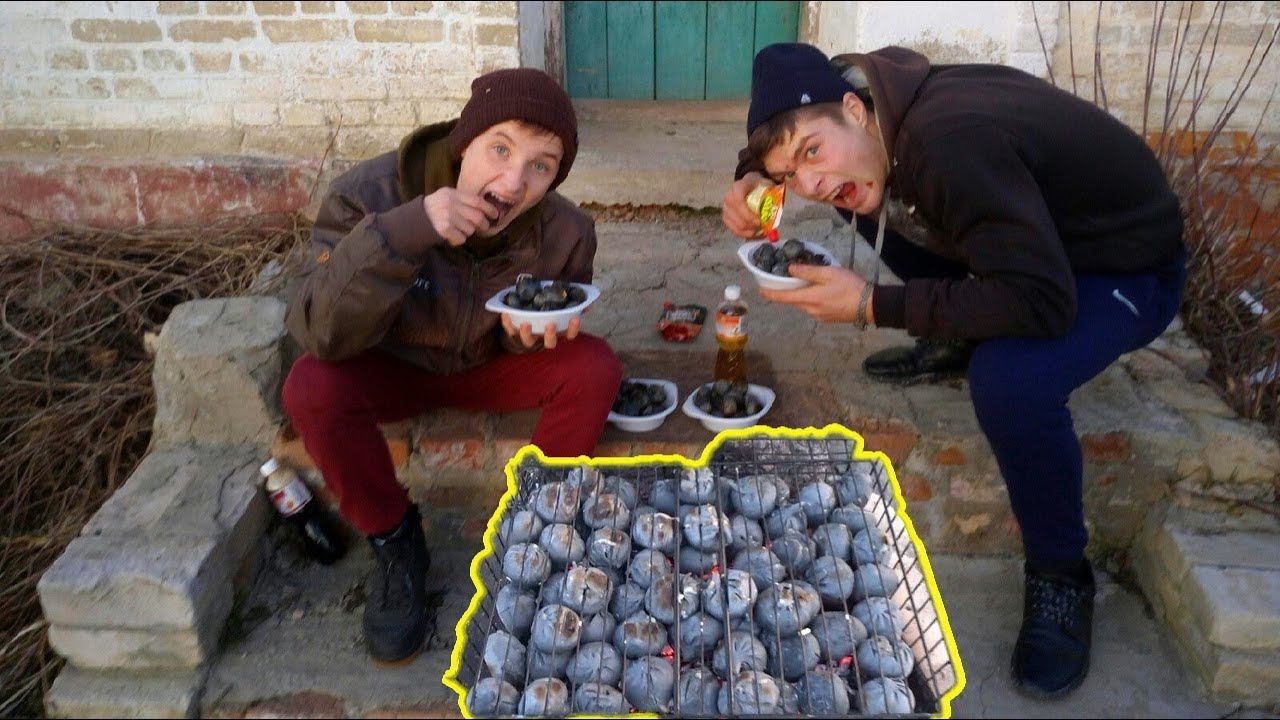 Готовим черные хинкали на костре! Кто быстрее съест 2 кг жаренных пельменей