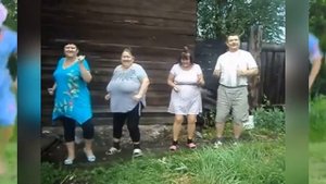 С ПРАЗДНИКОМ  ДЕВОЧКИ!!! ЗАЖИГАТЕЛЬНАЯ ПЕСНЯ  К 8 МАРТА