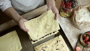 Постный пирог с брусникой