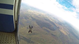 Прыжок с парашютом с 2000 метров, под хвост, д1-5у