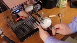 Как взбить молоко для капучино на домашнем эспрессо рожке. Объясняю и показываю нормальным языком.