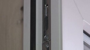 Монтаж пластиковых окон с фурнитурой МАСО MULTI-POWER!Правильная установка откосов на фиксаторы !