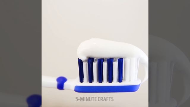 25 AWESOME HACKS WITH TOOTHPASTE смотреть онлайн