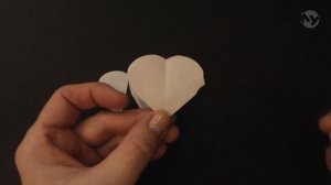 Вырезание по шаблону. Как вырезать сердечко из бумаги. Способ 1