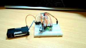 ATTiny13A SSU движущаяся дорожка светодиодов + лампа накаливания через транзистор