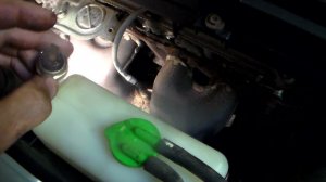 Suzuki SX 4 замена датчика давления масла, без снятия выпускного коллектора.