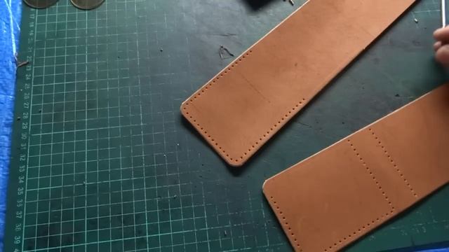 Работа с кожей. Зажим для денег. Leather money clip смотреть онлайн