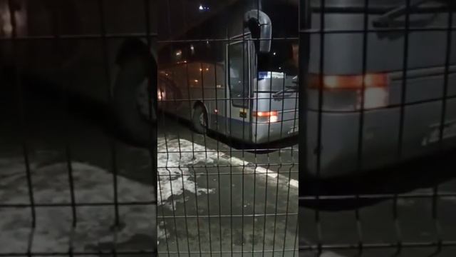 автобус уезжает в Костанай с автовокзала. der Bus fährt vom Busbahnhof nach Kostanai #shorts