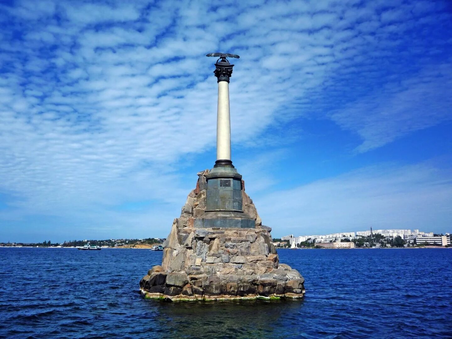 Севастополь памятник погибшим кораблям фото