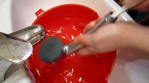 Как очистить лейку душа от водного камня