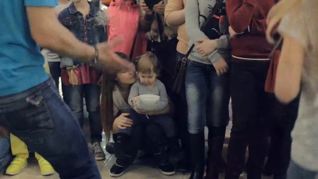 Международный женский день в ТРЦ "Торговый Квартал" (8 марта 2015г) смотреть онлайн