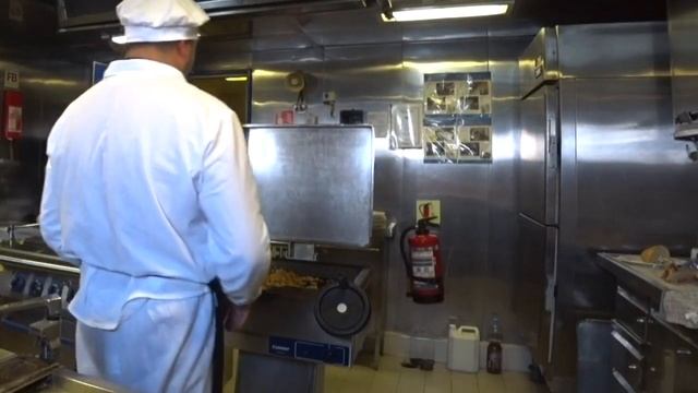 Быстрый плов. Знакомство с кухонным электрооборудованием. смотреть онлайн