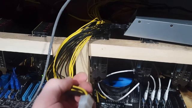 Серверный БП от асика. Провода оказались короткими.