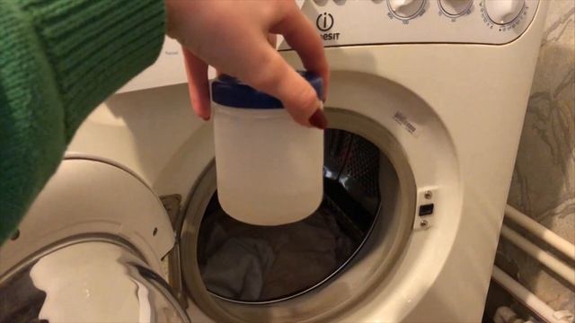 Как отбелить вещи уксусом