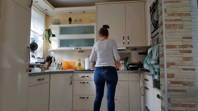 Будни многодетной мамы 👩👧👦 🧑🤝🧑Натальи: прогулка 🐕 👩🦯 готовим ОКРОШКУ 🍲 в мести с детьми 👫 сала