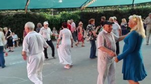 Красивая и счастливая Танцы ??? в парке Горького Одесса Июль 2021