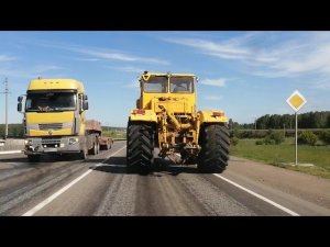 Кировец К-700А едет домой с поля