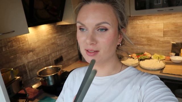 СКОЛЬКО ДЕНЕГ НУЖНО НА ДОМАШНИЕ РОЛЛЫ, первый снег, КАК МОЙ ПАЛЕЦ, не попали на мероприятие смотреть онлайн