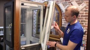 ОКНО ПОВИСЛО НА ОДНОЙ ПЕТЛЕ! ЧТО ДЕЛАТЬ?