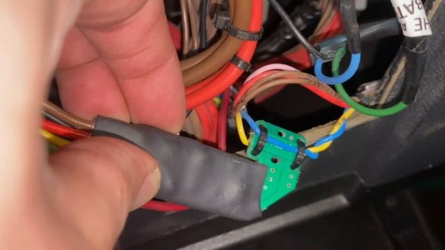 Установка бесконтактного считывателя CAN-шины Eurosens InCAN смотреть онлайн