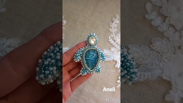 Брошь черепаха. Броши из бисера и кристаллов. Handmade. Brooches. Авторские украшения.