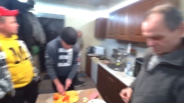 НОСТАЛЬГИЯ КАНАЛА / ДЯДЯ ЮРА vs АНДРЮХА / РЕЦЕПТ САЛАТ ВОСТОЧНЫЙ / УГАРНЫЙ ВЫПУСК смотреть онлайн