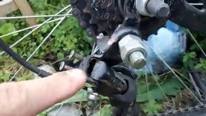 Что делать, если сорвали резьбу на петухе велостпеда.mp4
