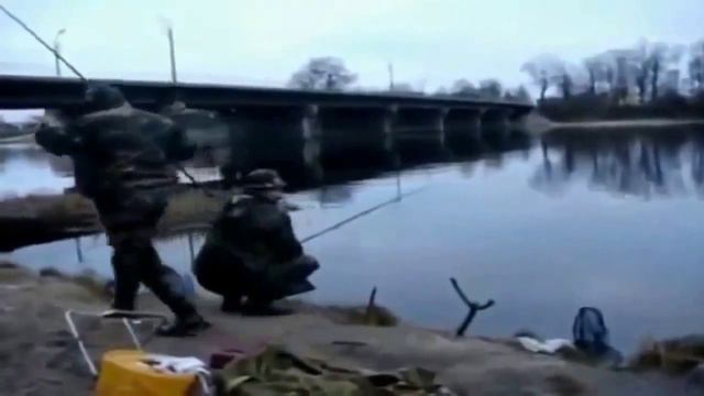 Веселые моменты с рыбалки !)) смотреть онлайн