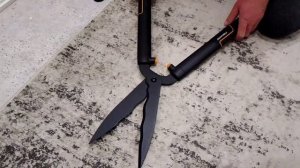 Распаковка — Садовые ножницы Fiskars SingleStep HS22 114730