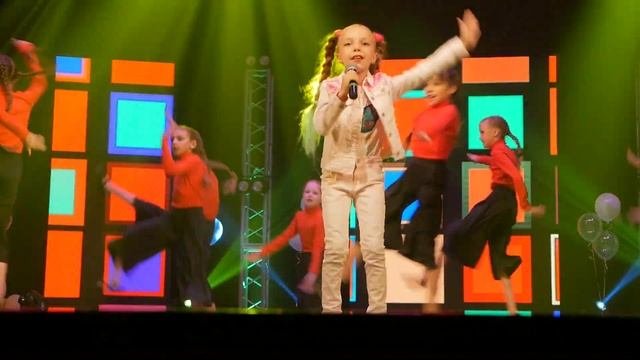 Галеева Милана - Я танцую (Петряшева) Студия вокала Феникс