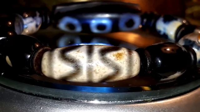 Уникальный магический авторский браслет из агата с древними бусинами дзи смотреть онлайн