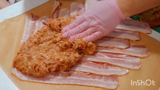 Мясной рулет с яйцом в сырокопченом беконе #горячеенапраздник#мяснойрулет#рулетвбеконе
