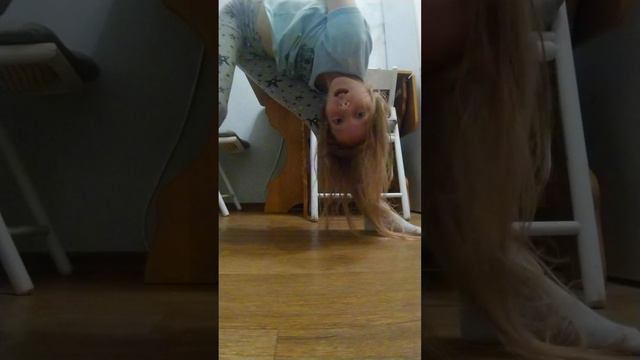 кагой снять следуйзий видео урок по переворот перёт, переворот назат, мостик, стойка на руках! смотреть онлайн