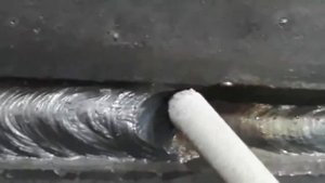 Красивый шов электросваркой крупным планом. Как красиво заварить металл электросваркой.